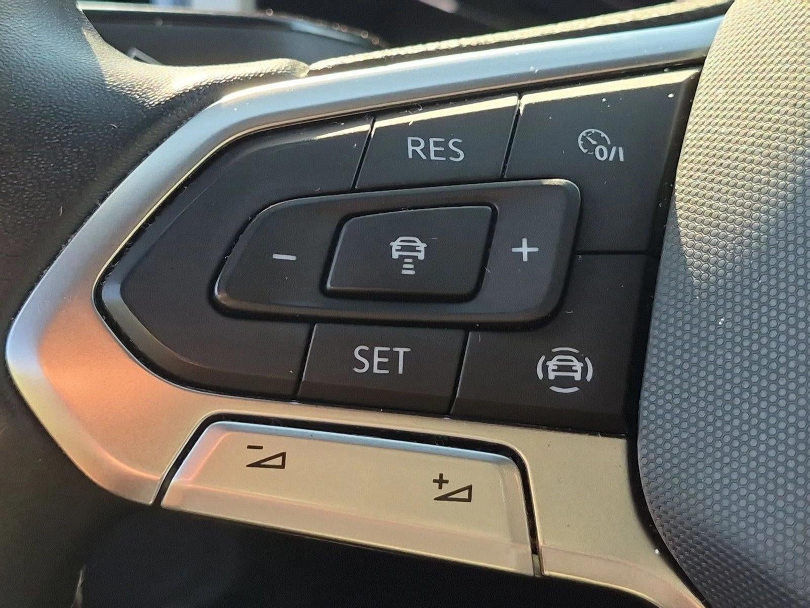 2023 Volkswagen Atlas Cross Sport 3.6L V6 SE w/Technology 4MOTION