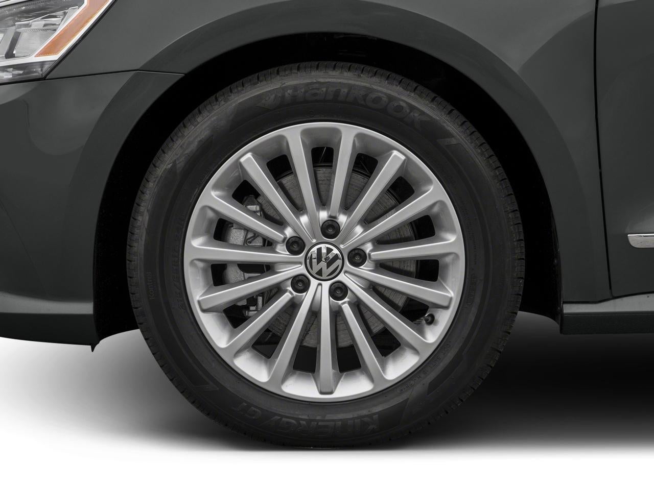 2017 Volkswagen Passat 1.8T SE w/Technology Auto