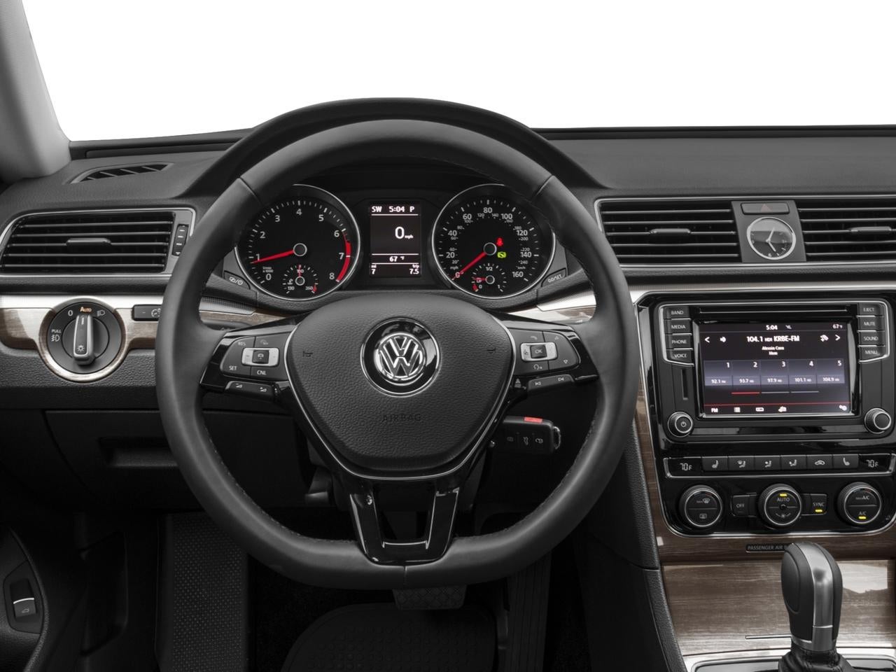 2017 Volkswagen Passat 1.8T SE w/Technology Auto