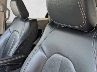 2022 Chrysler Pacifica Touring L FWD
