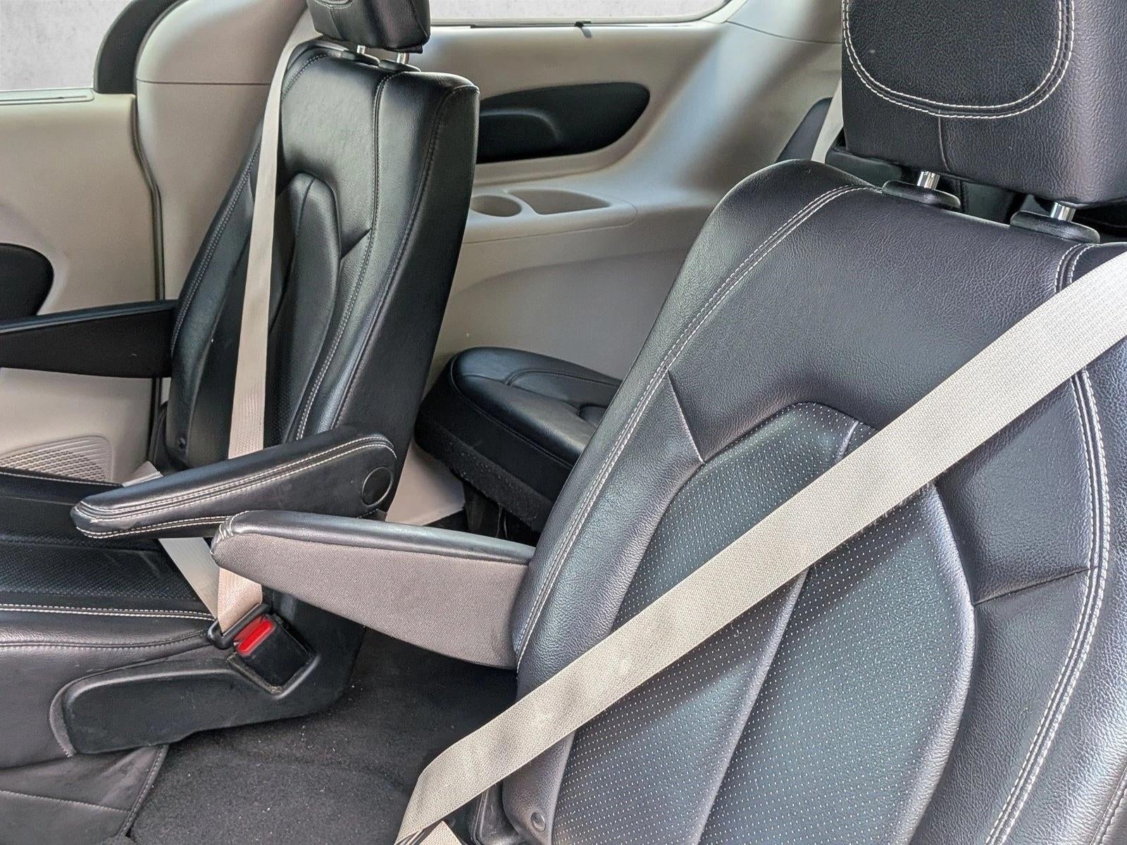 2022 Chrysler Pacifica Touring L FWD