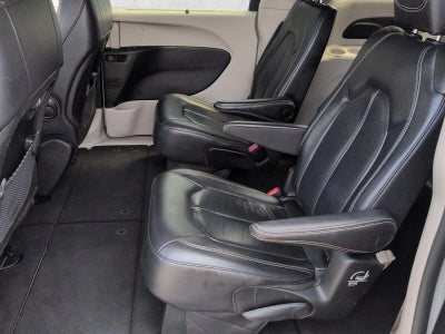 2022 Chrysler Pacifica Touring L FWD