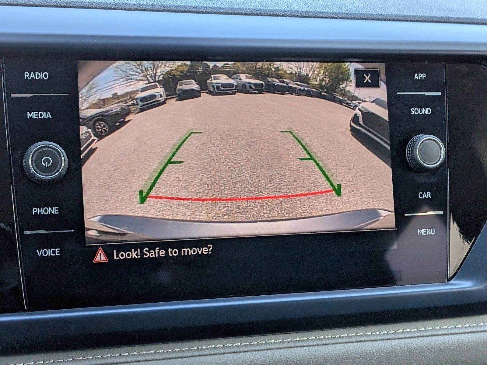 2024 Volkswagen Taos SE FWD