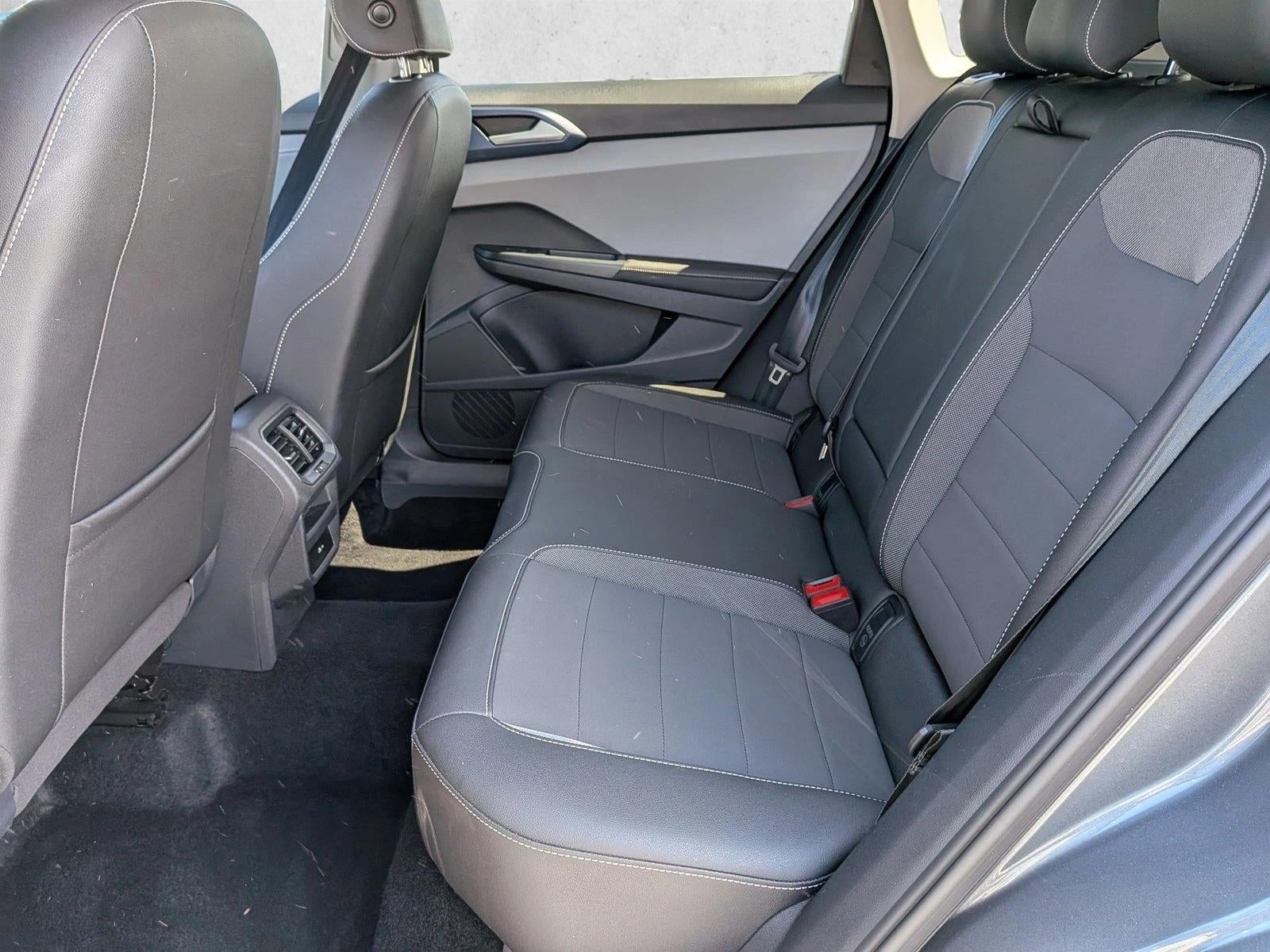 2024 Volkswagen Taos SE FWD