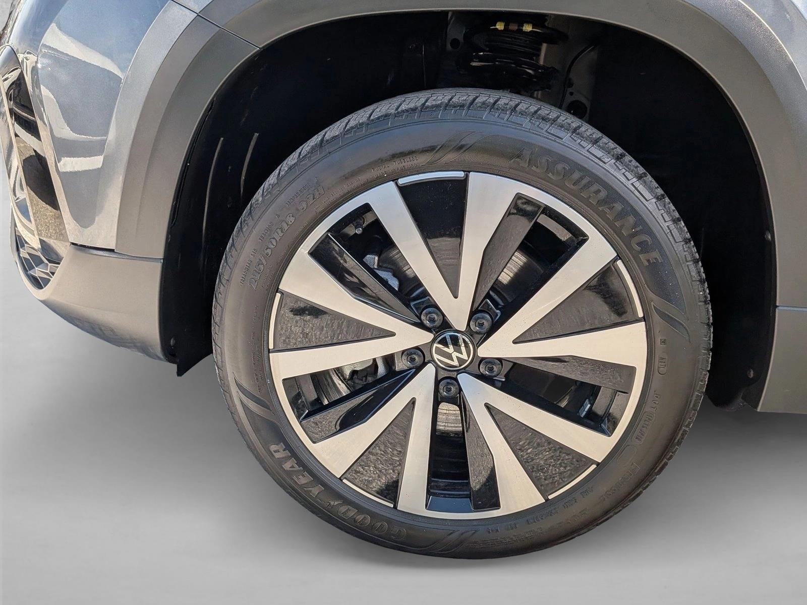 2024 Volkswagen Taos SE FWD