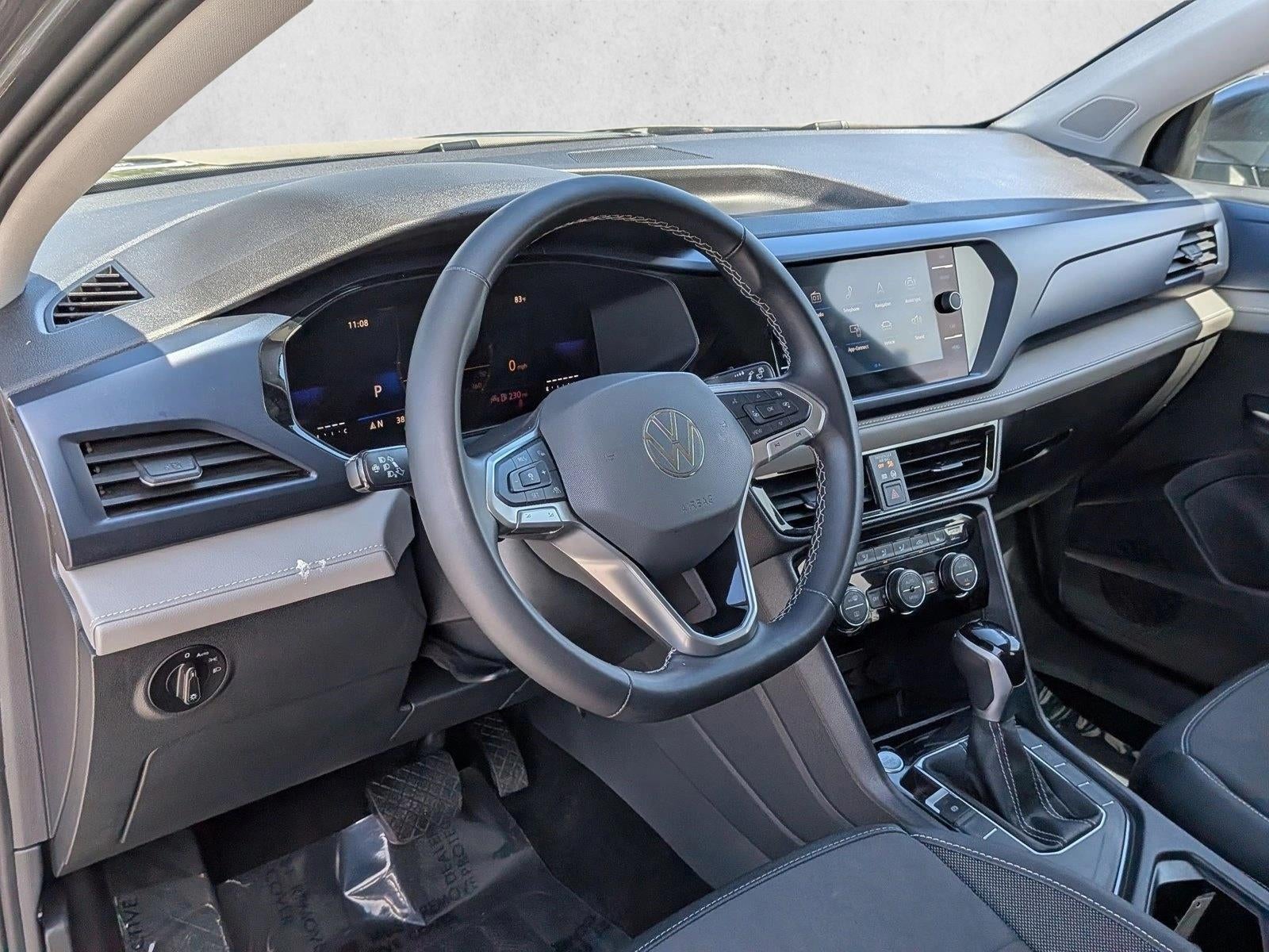 2024 Volkswagen Taos SE FWD