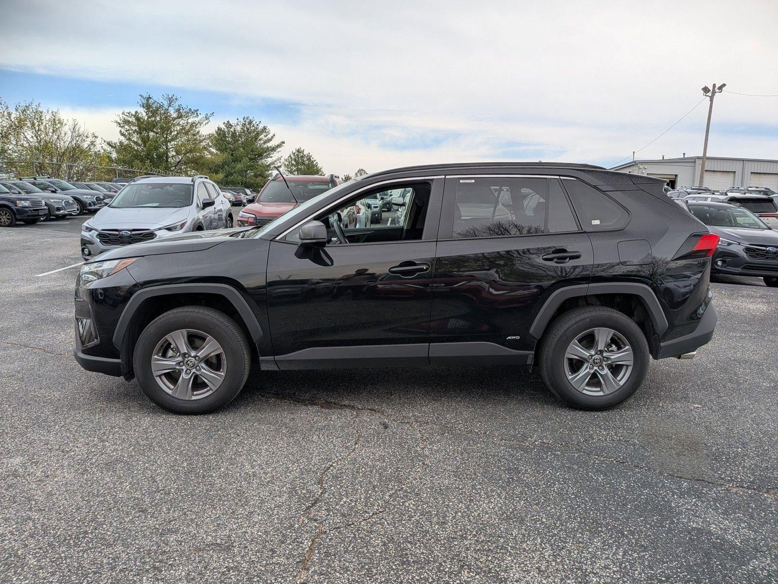 2025 Toyota RAV4 Hybrid LE AWD (Natl)