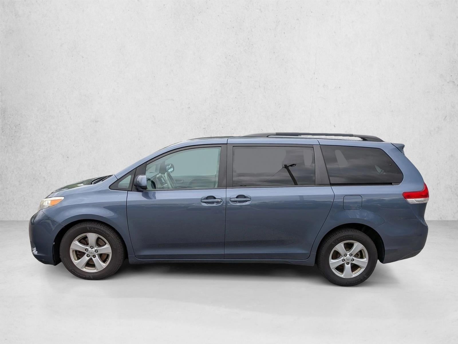2014 Toyota Sienna 5dr 8-Pass Van V6 LE FWD (Natl)