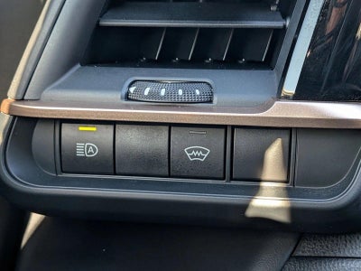 2023 Toyota Crown XLE AWD (Natl)