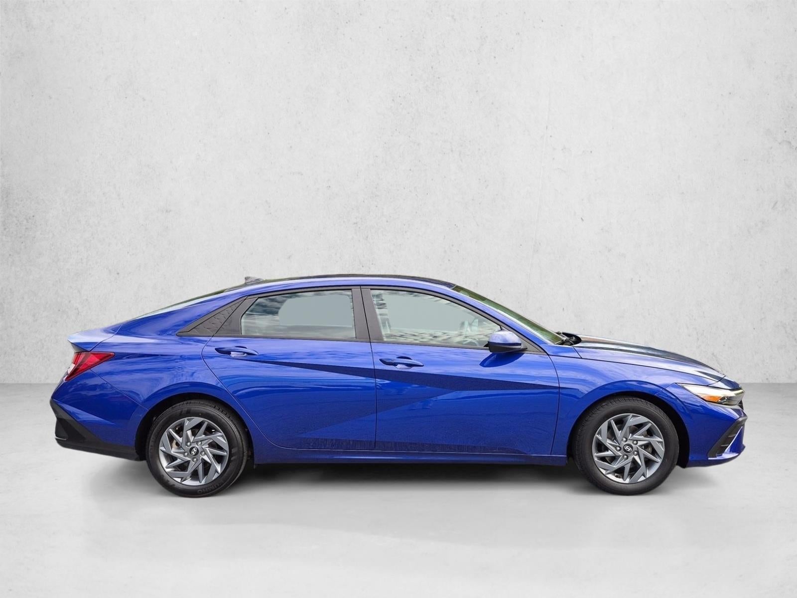 2024 Hyundai ELANTRA SEL IVT