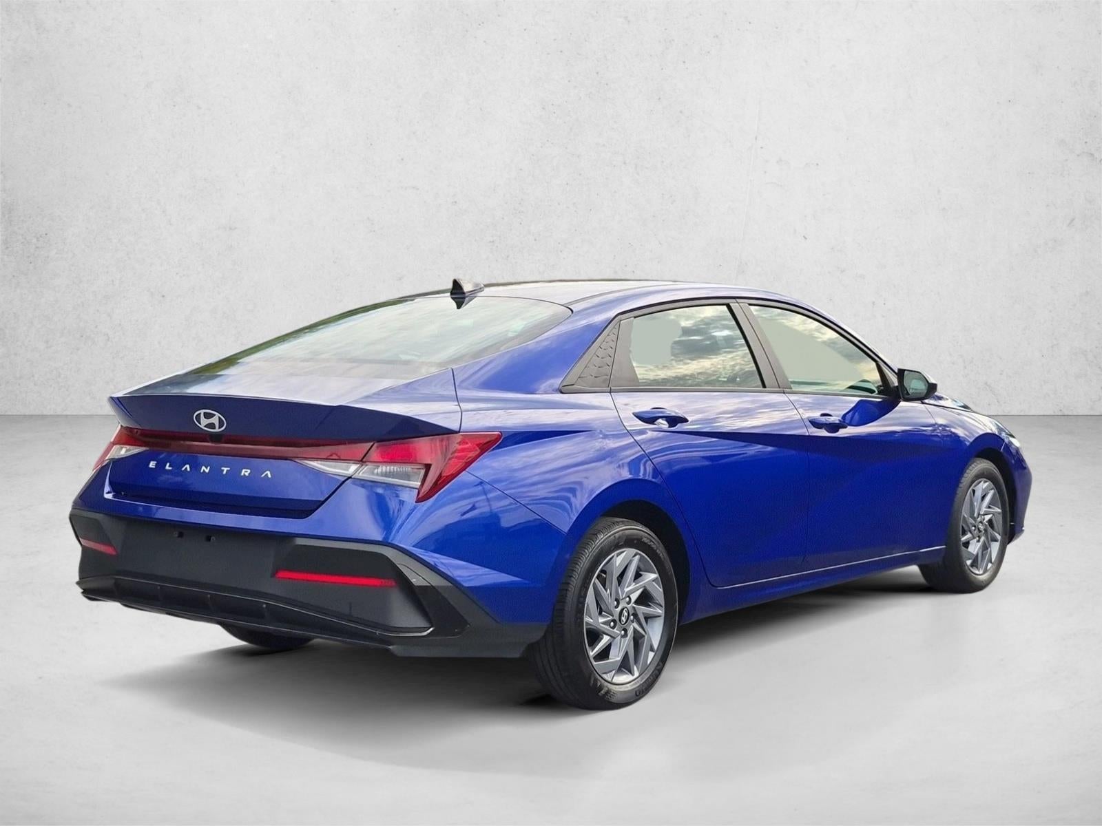 2024 Hyundai ELANTRA SEL IVT