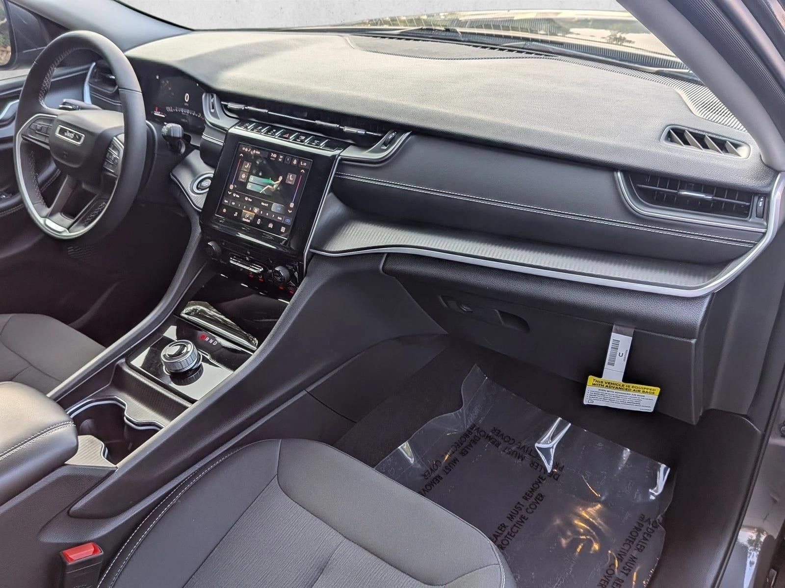 2023 Jeep Grand Cherokee Laredo 4x4