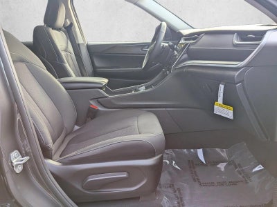 2023 Jeep Grand Cherokee Laredo 4x4