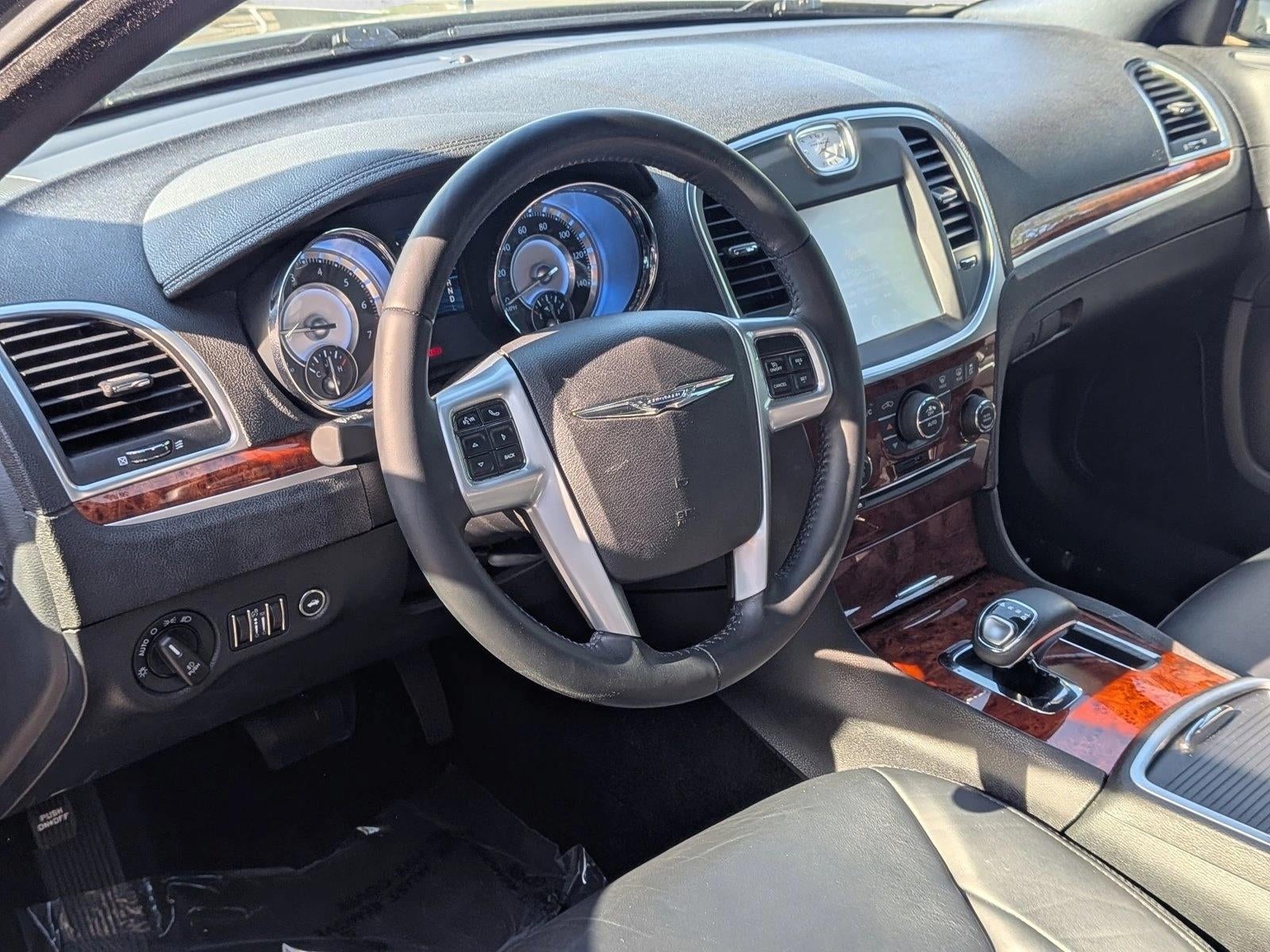 2014 Chrysler 300 4dr Sdn RWD