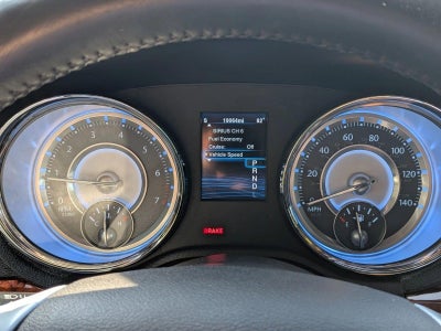 2014 Chrysler 300 4dr Sdn RWD