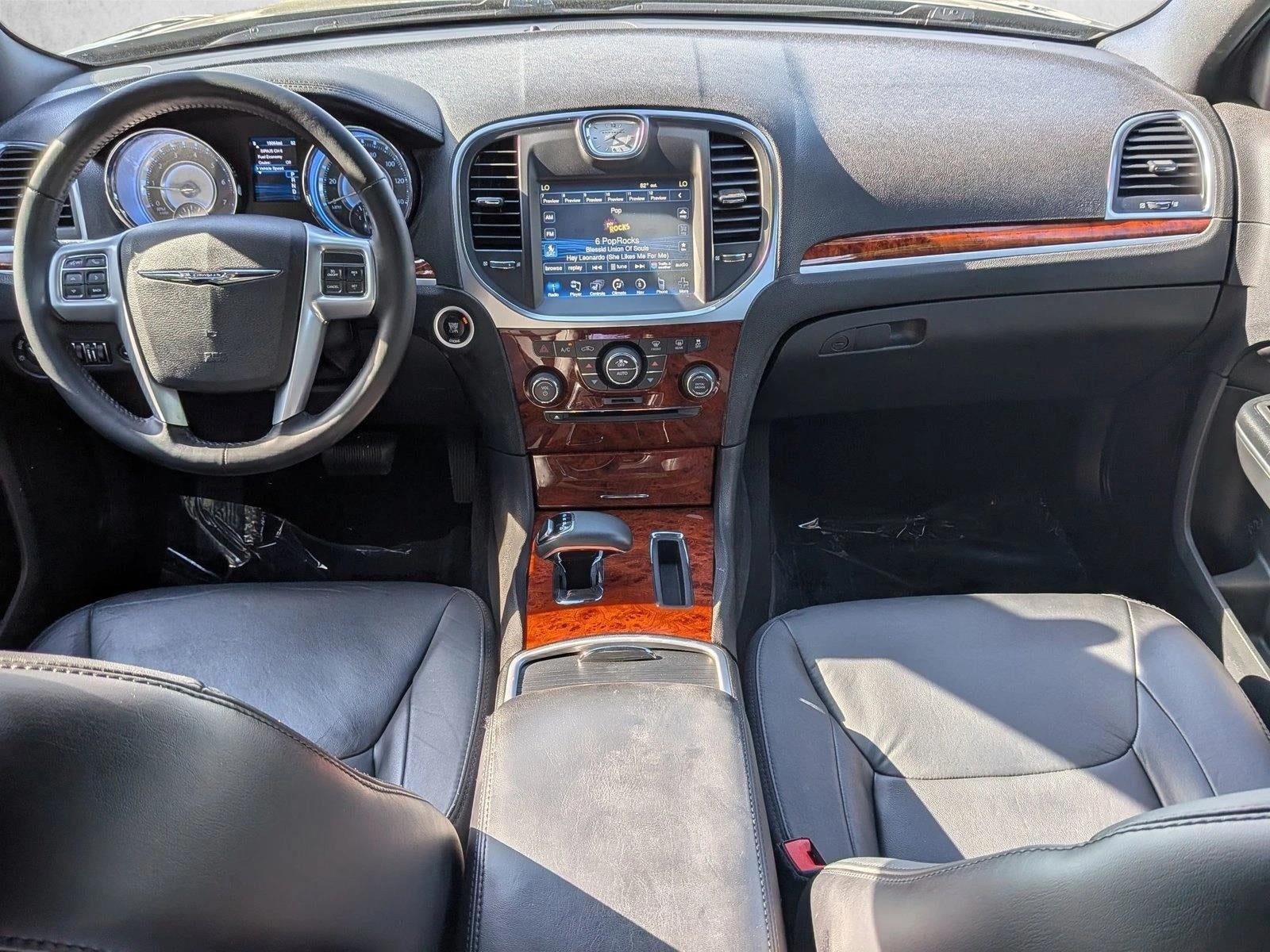 2014 Chrysler 300 4dr Sdn RWD