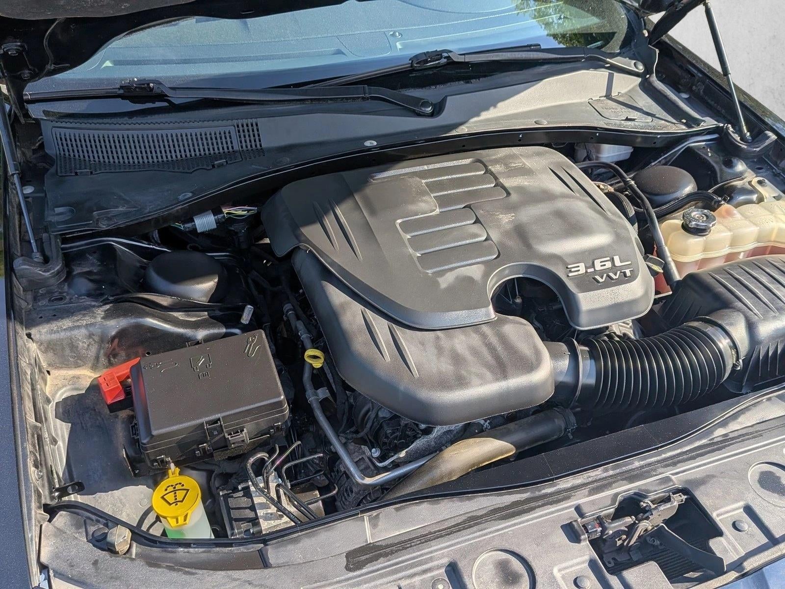 2014 Chrysler 300 4dr Sdn RWD