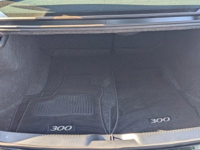 2014 Chrysler 300 4dr Sdn RWD