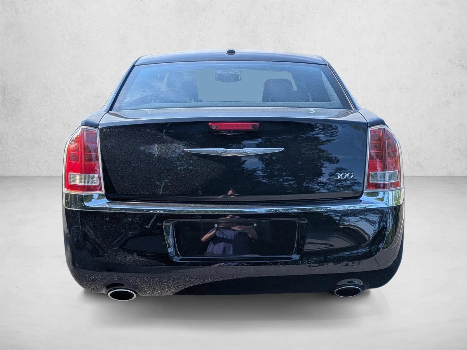 2014 Chrysler 300 4dr Sdn RWD