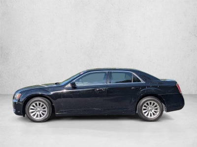 2014 Chrysler 300 4dr Sdn RWD