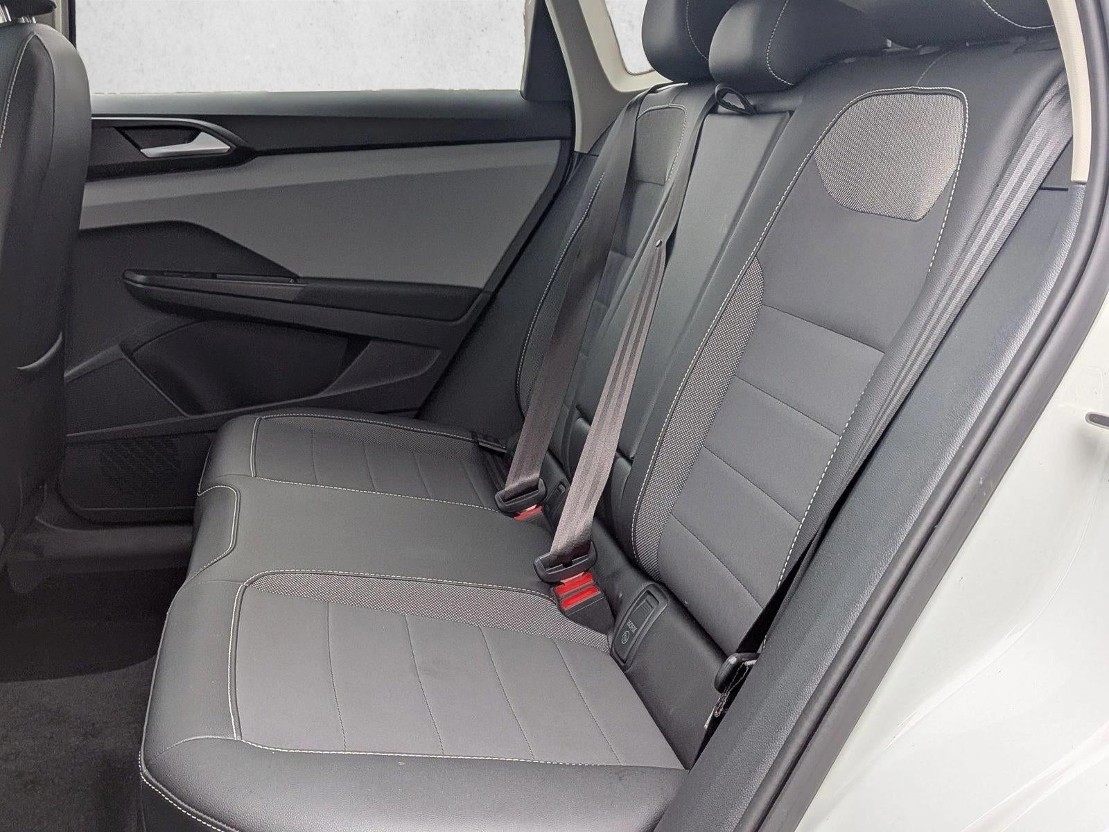 2022 Volkswagen Taos SE FWD