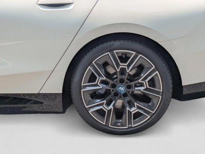 2025 BMW i5 xDrive40 Sedan