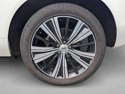 2023 Volvo XC60 B5 AWD Plus Bright Theme
