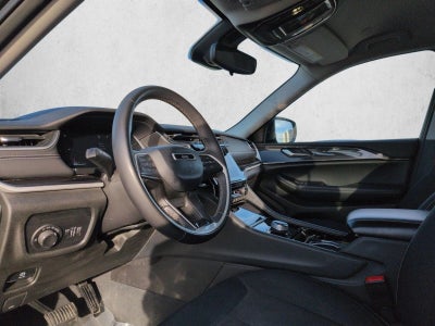 2023 Jeep Grand Cherokee Laredo 4x4