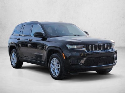 2023 Jeep Grand Cherokee Laredo 4x4