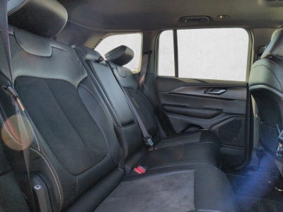 2025 Jeep Grand Cherokee Laredo 4x4