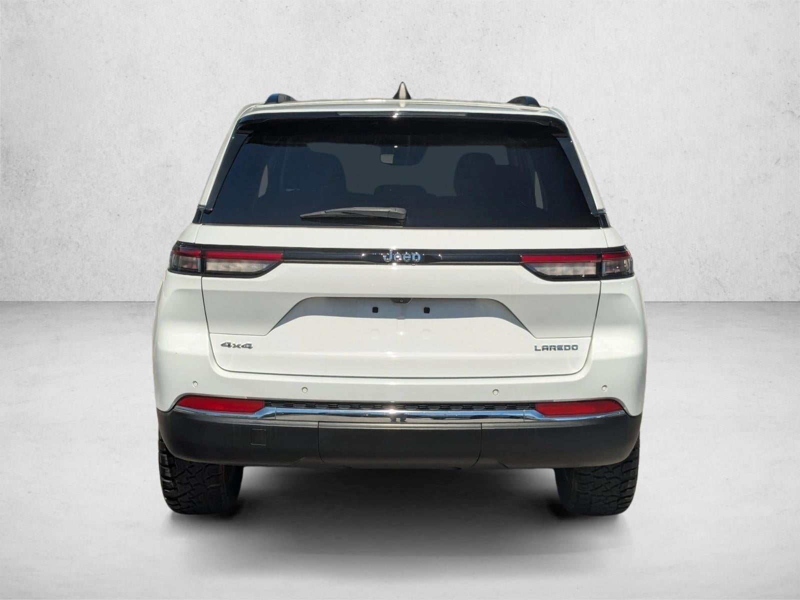 2023 Jeep Grand Cherokee Laredo 4x4
