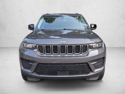 2023 Jeep Grand Cherokee Laredo 4x4