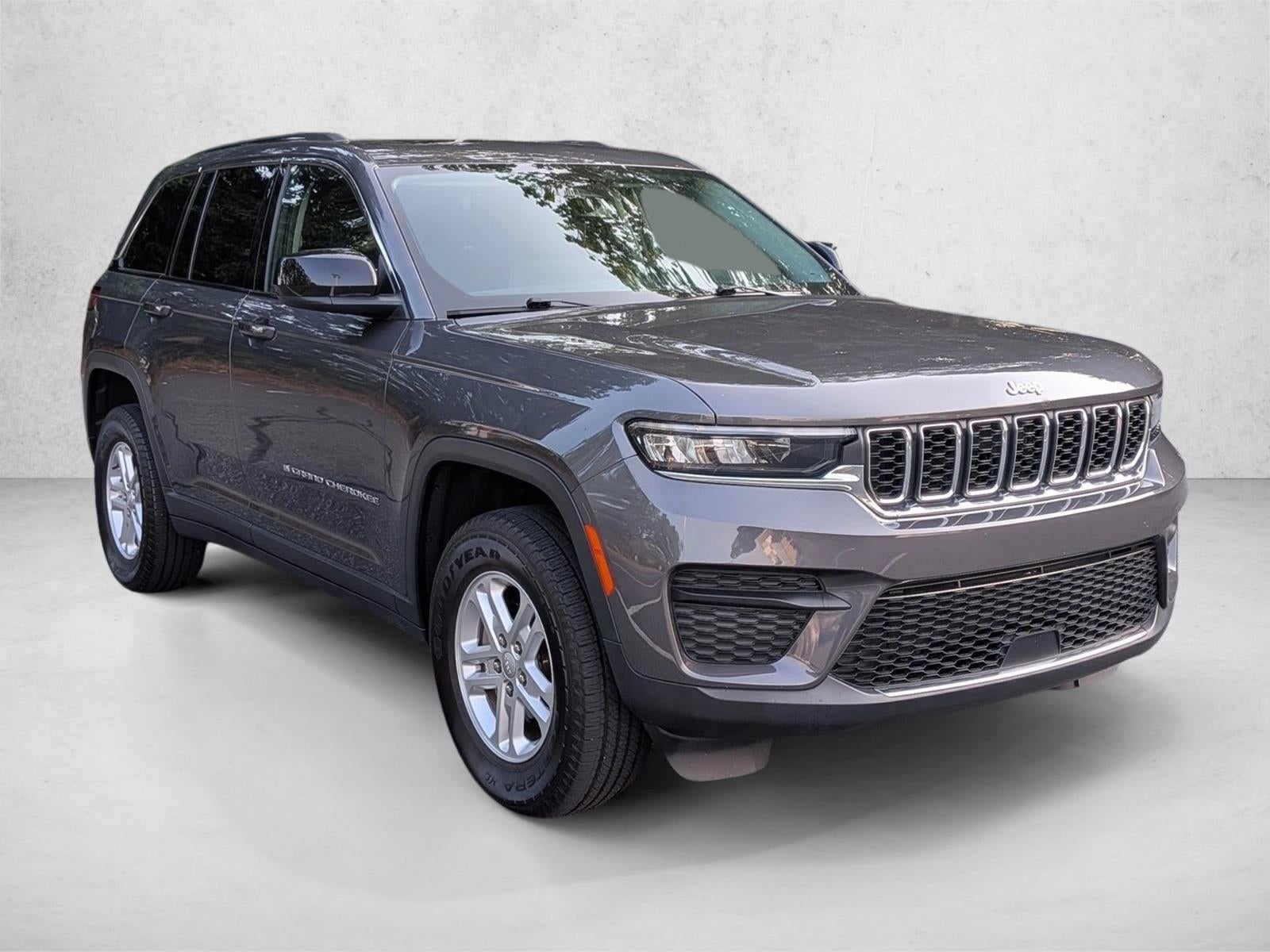 2023 Jeep Grand Cherokee Laredo 4x4