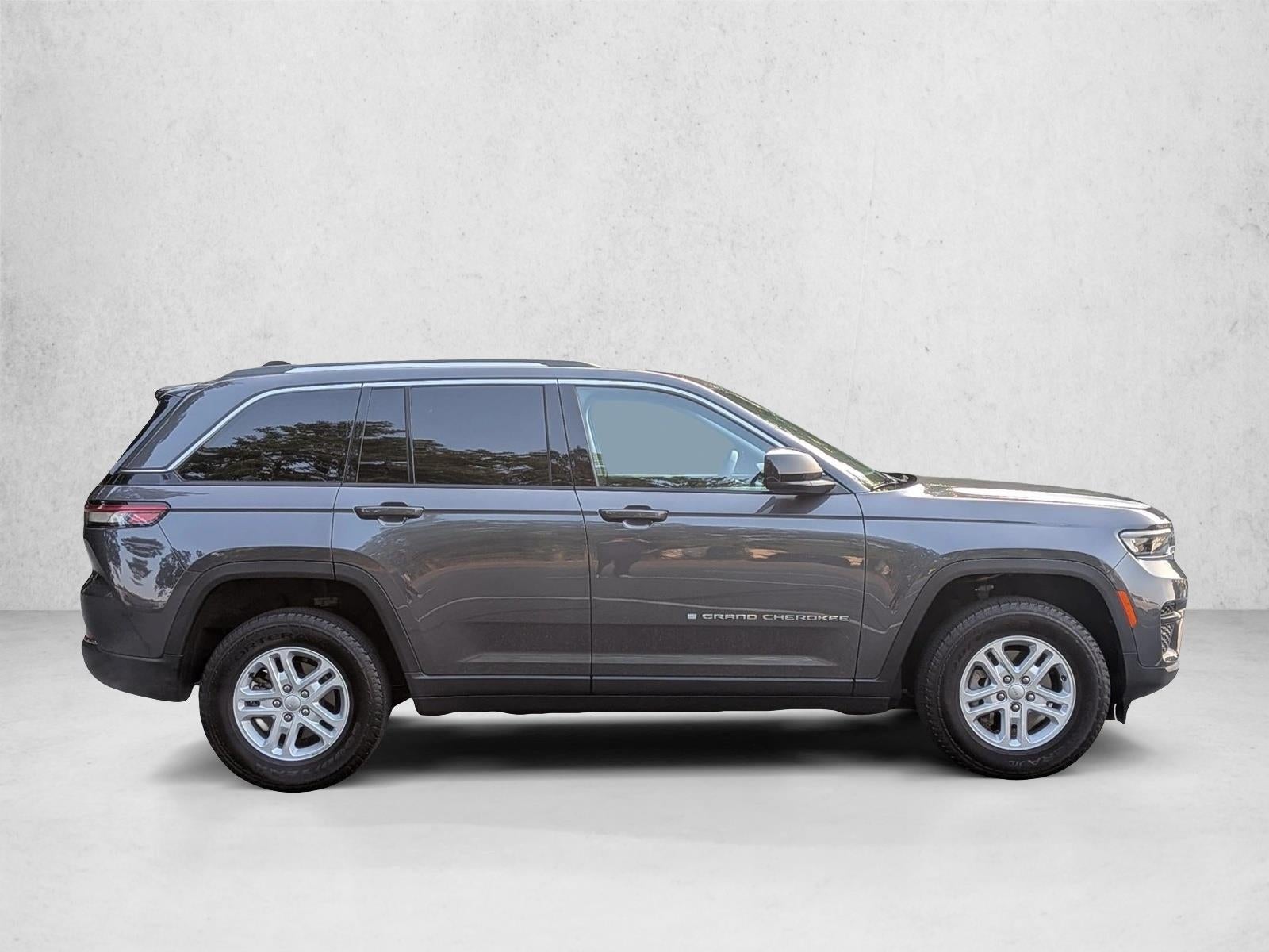 2023 Jeep Grand Cherokee Laredo 4x4