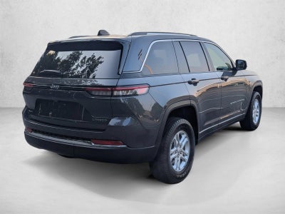 2023 Jeep Grand Cherokee Laredo 4x4