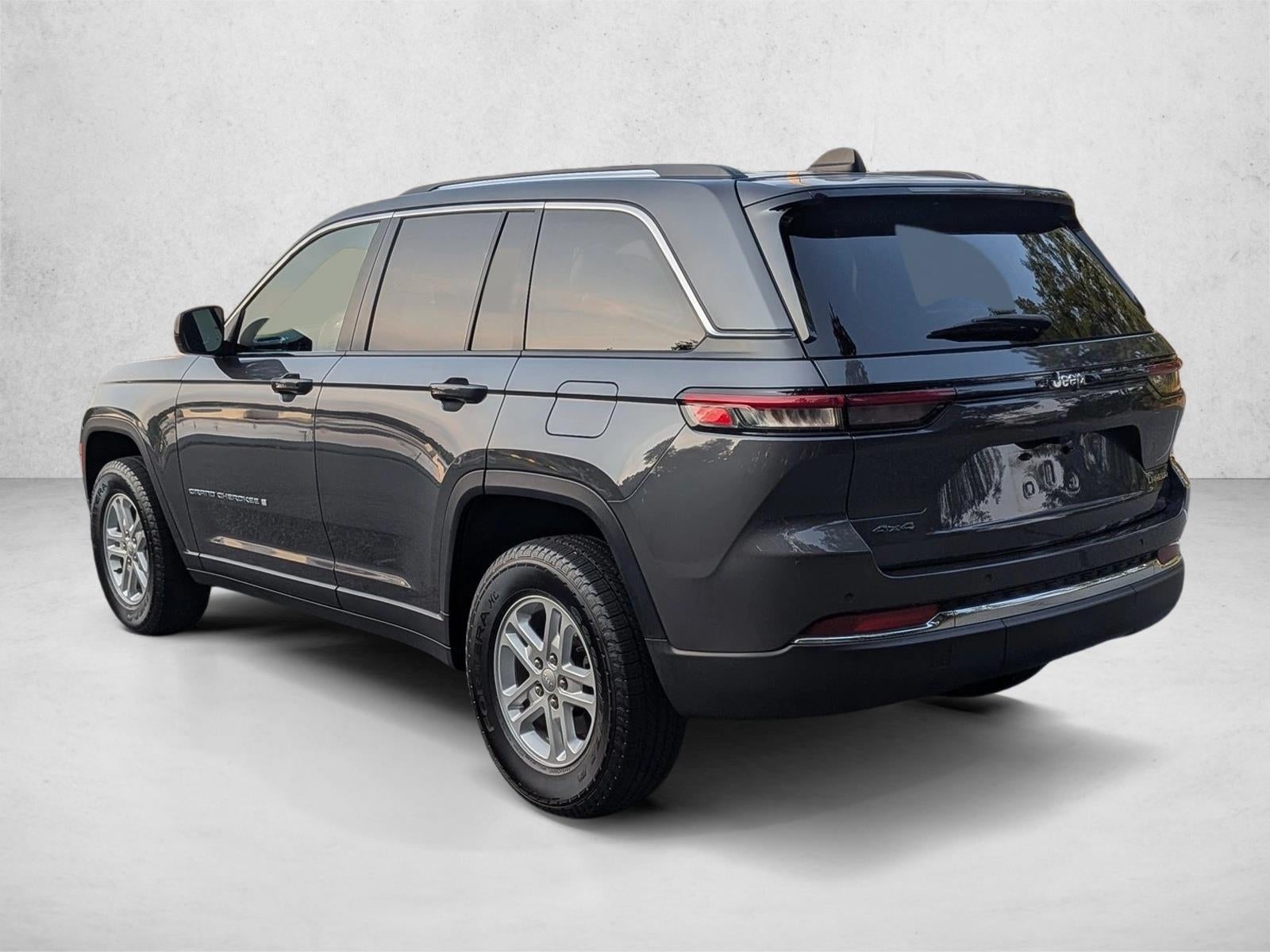 2023 Jeep Grand Cherokee Laredo 4x4