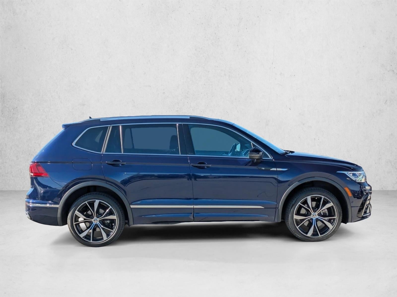 2022 Volkswagen Tiguan 2.0T SEL R-Line 4MOTION