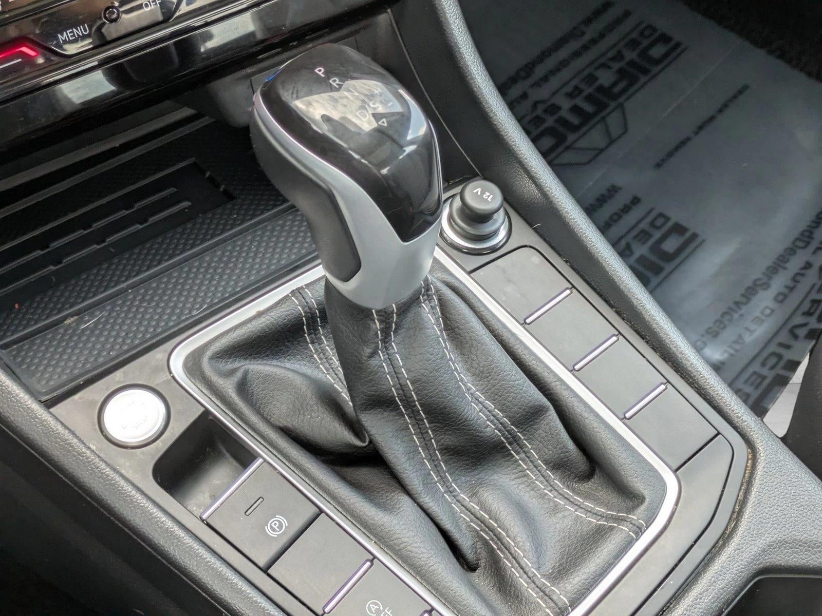 2025 Volkswagen Jetta SE Auto