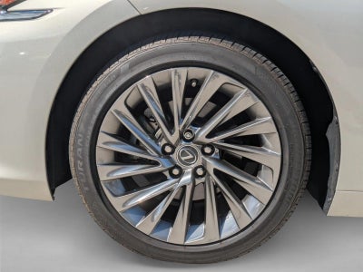 2024 Lexus ES 300h Ultra Luxury FWD