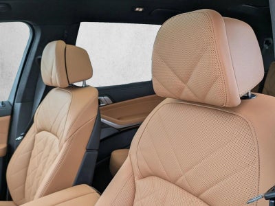 2025 BMW X7 xDrive40i Sports Activity Vehicle