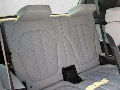 2026 BMW X7 xDrive40i Sports Activity Vehicle