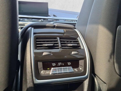2026 BMW X7 xDrive40i Sports Activity Vehicle