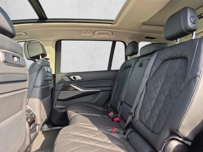 2026 BMW X7 xDrive40i Sports Activity Vehicle