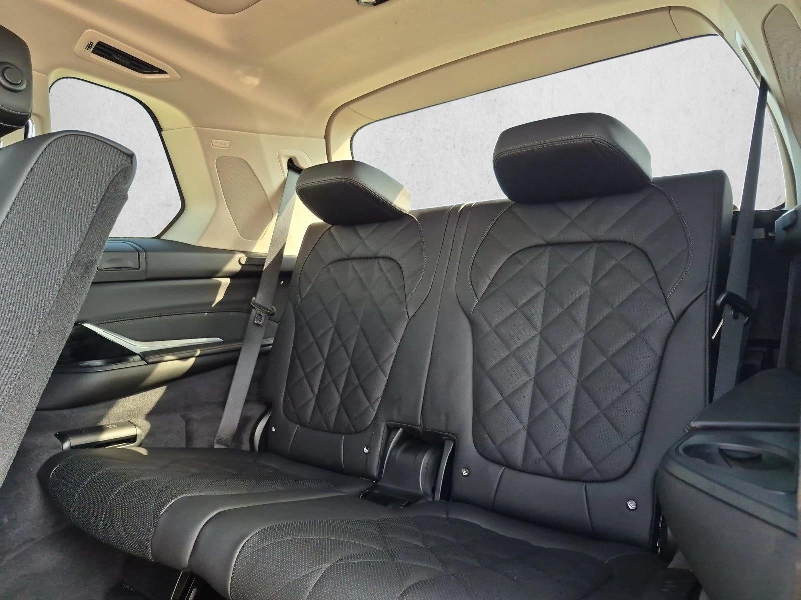 2026 BMW X7 xDrive40i Sports Activity Vehicle
