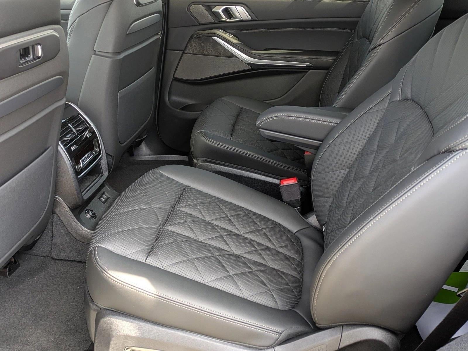 2026 BMW X7 xDrive40i Sports Activity Vehicle