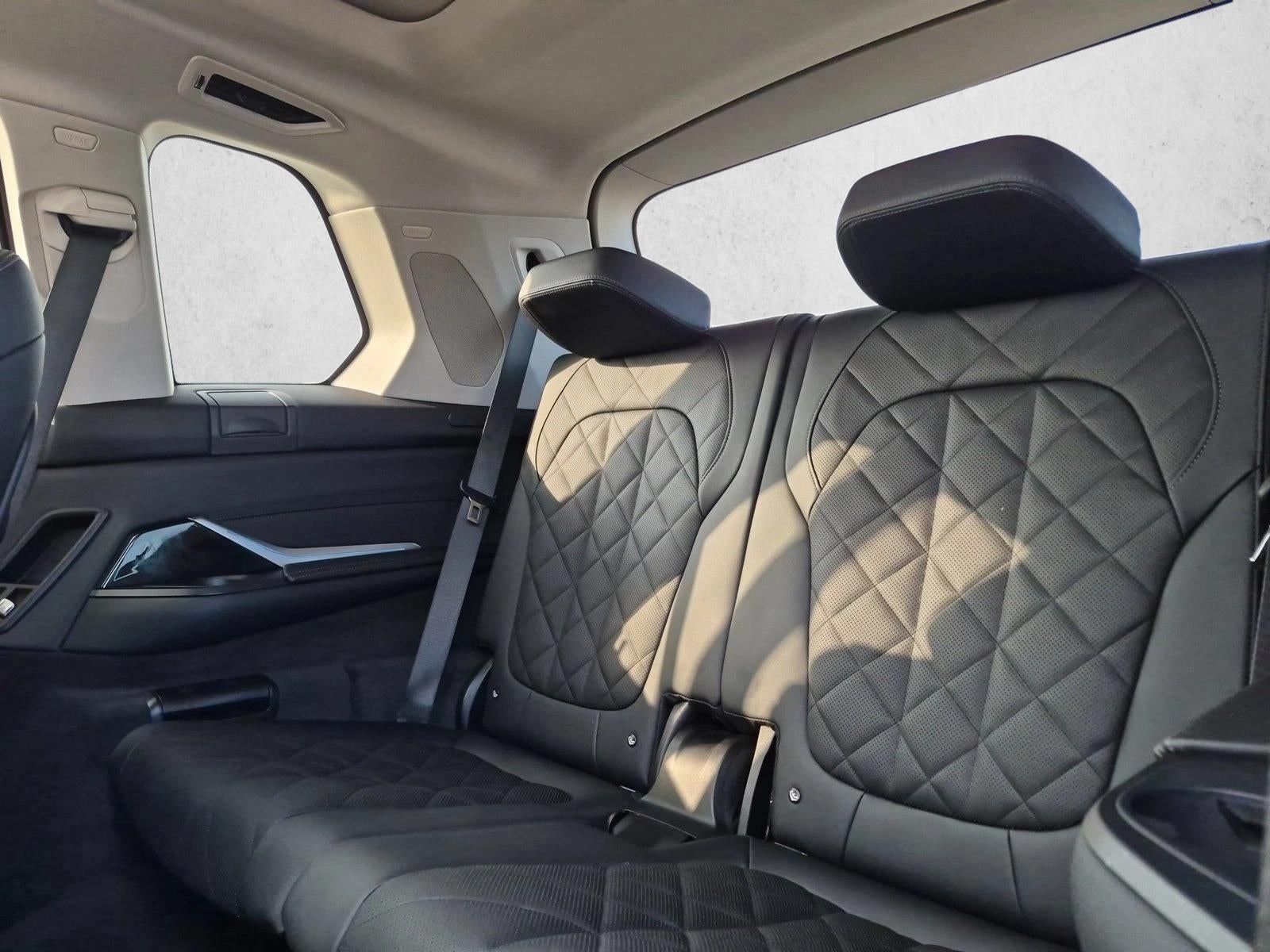 2024 BMW X7 xDrive40i Sports Activity Vehicle