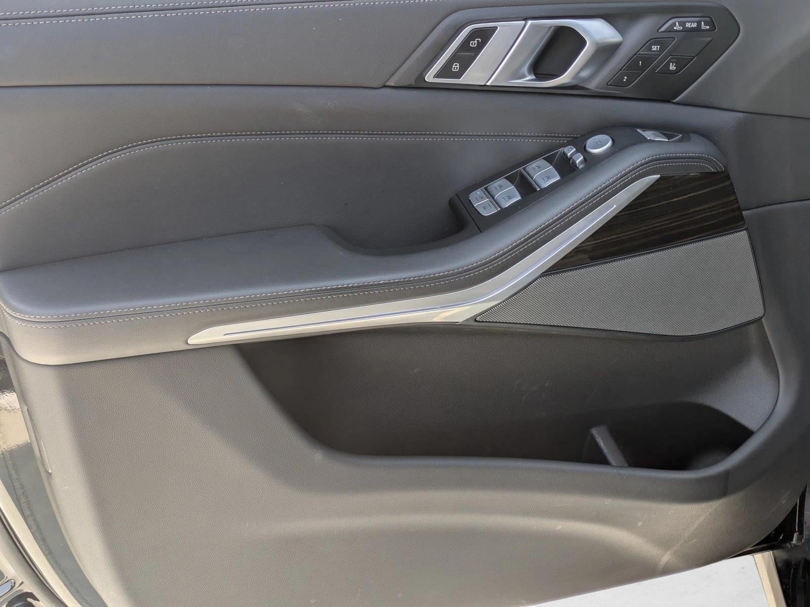 2025 BMW X7 xDrive40i Sports Activity Vehicle