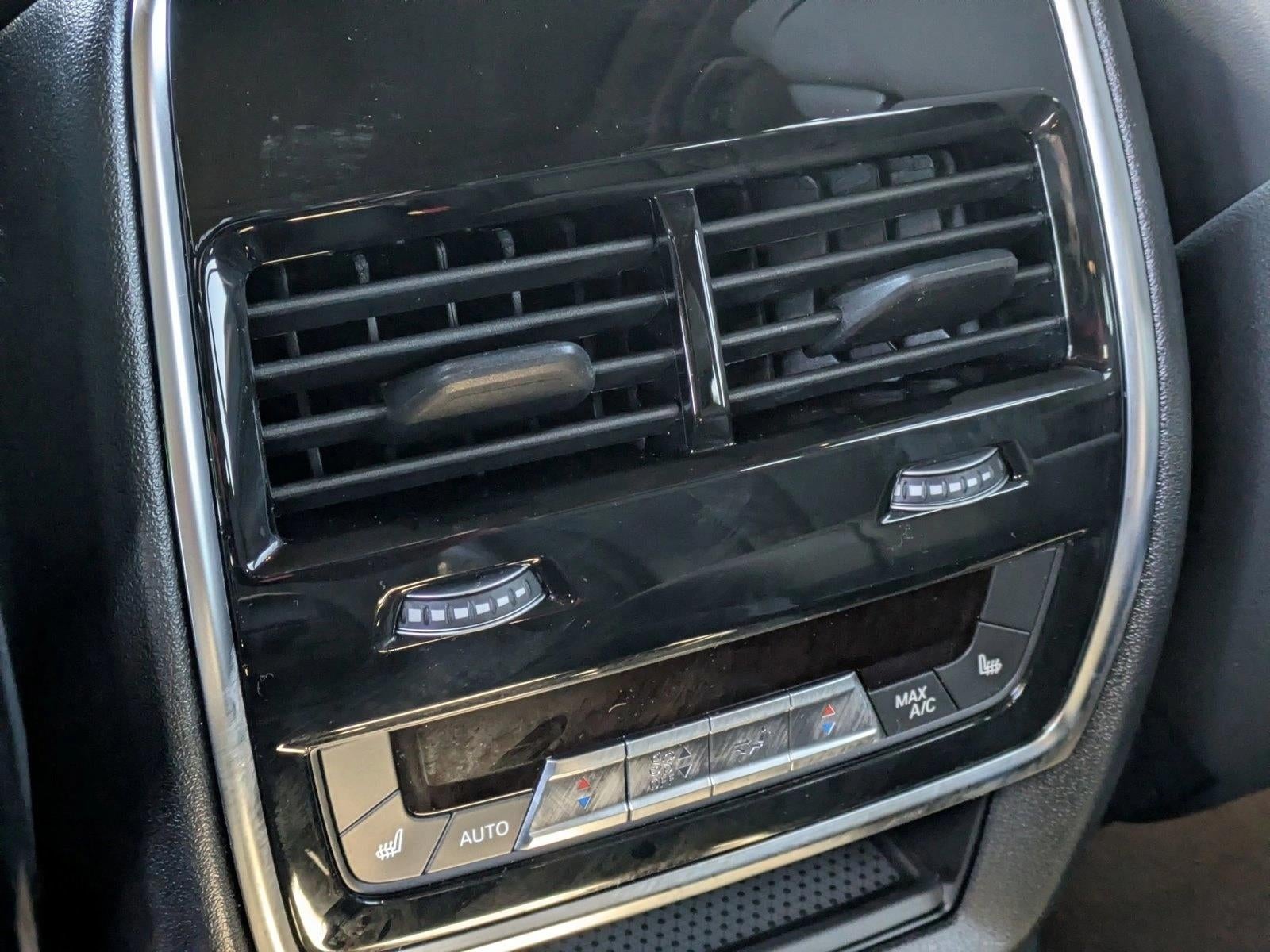 2026 BMW X7 M60i Sports Activity Vehicle