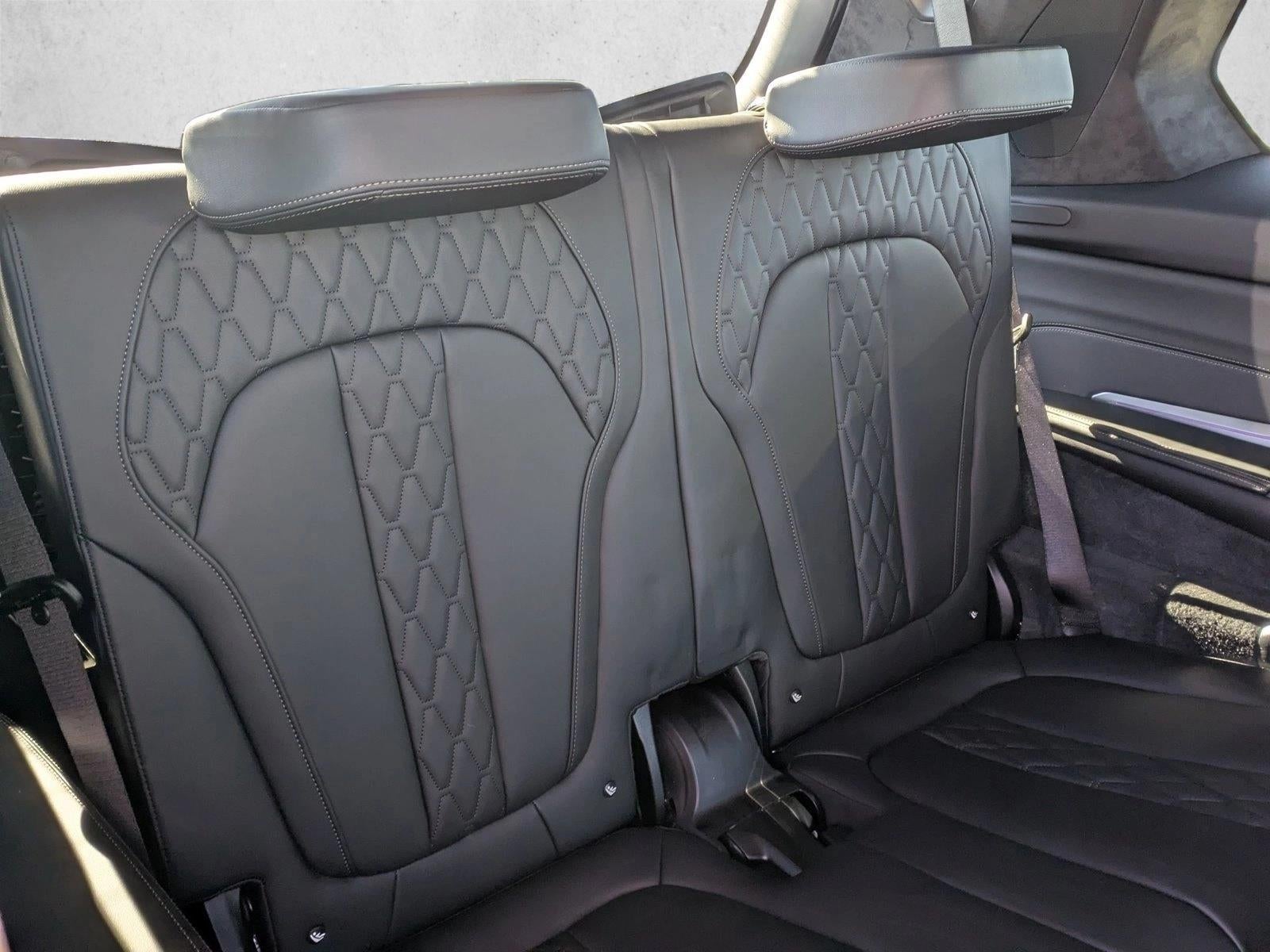 2026 BMW X7 M60i Sports Activity Vehicle