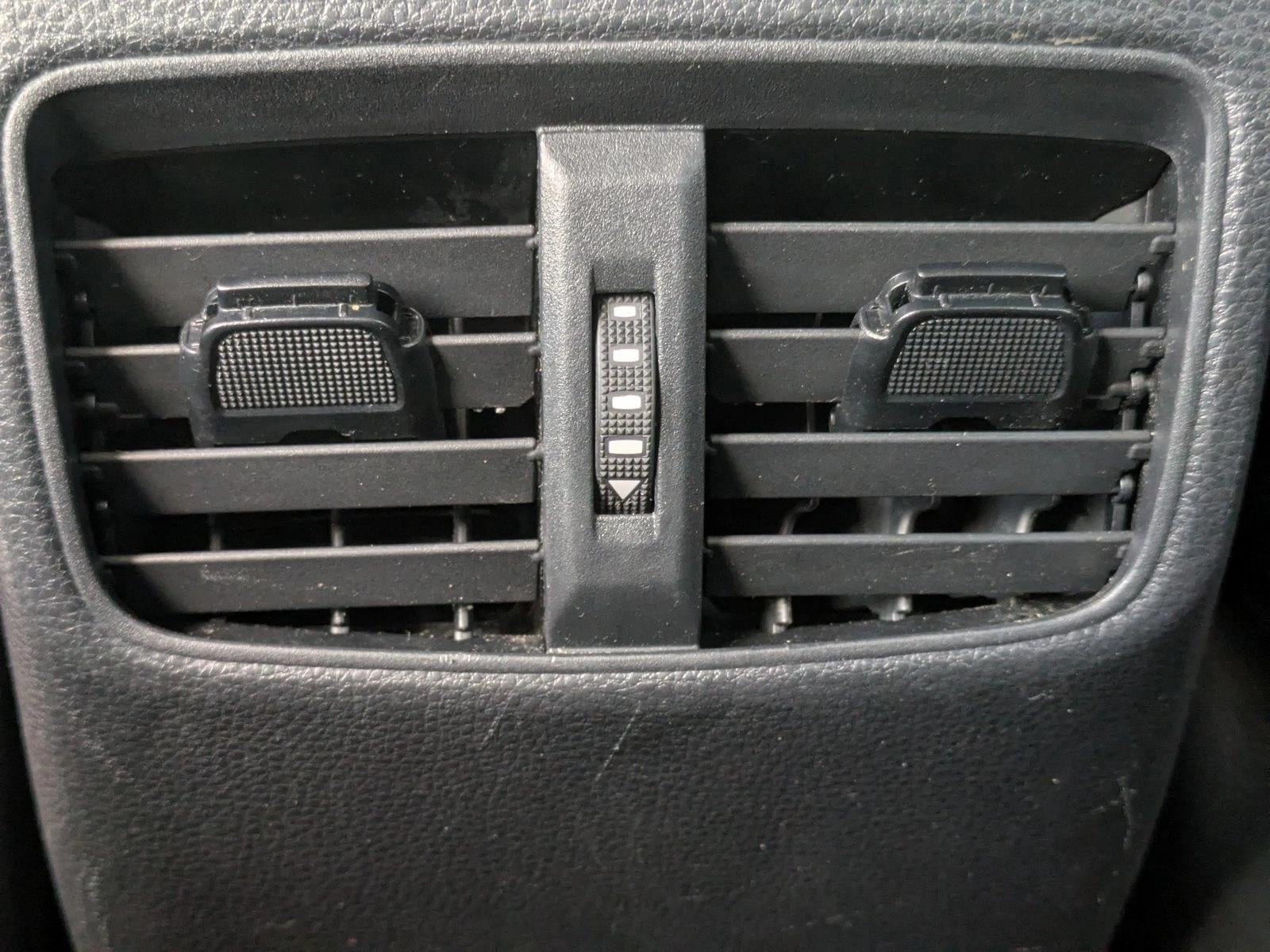 2023 Toyota Corolla Cross XLE 4WD (Natl)